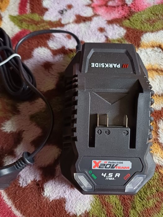 Ładowarka Parkside 20v nowa