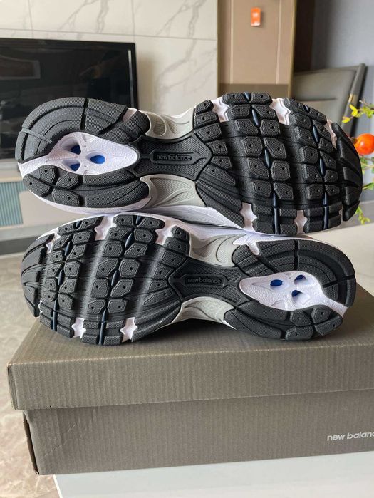 Białe tenisówki New Balance 530 w rozmiarze 37