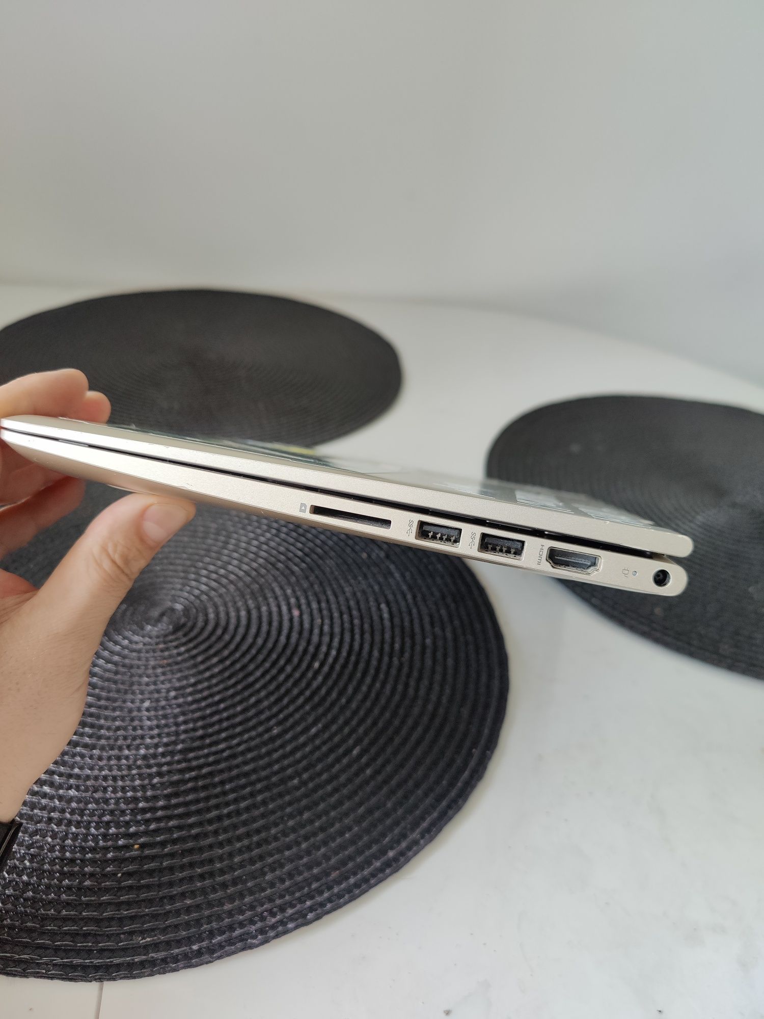 Сенсорний ноутбук  HP pavilion x360 m3/ i5 6200u /8 ГБ/SSD128