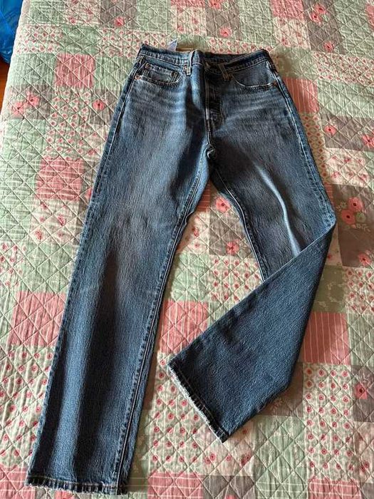 Calças Levi's M novas originais
