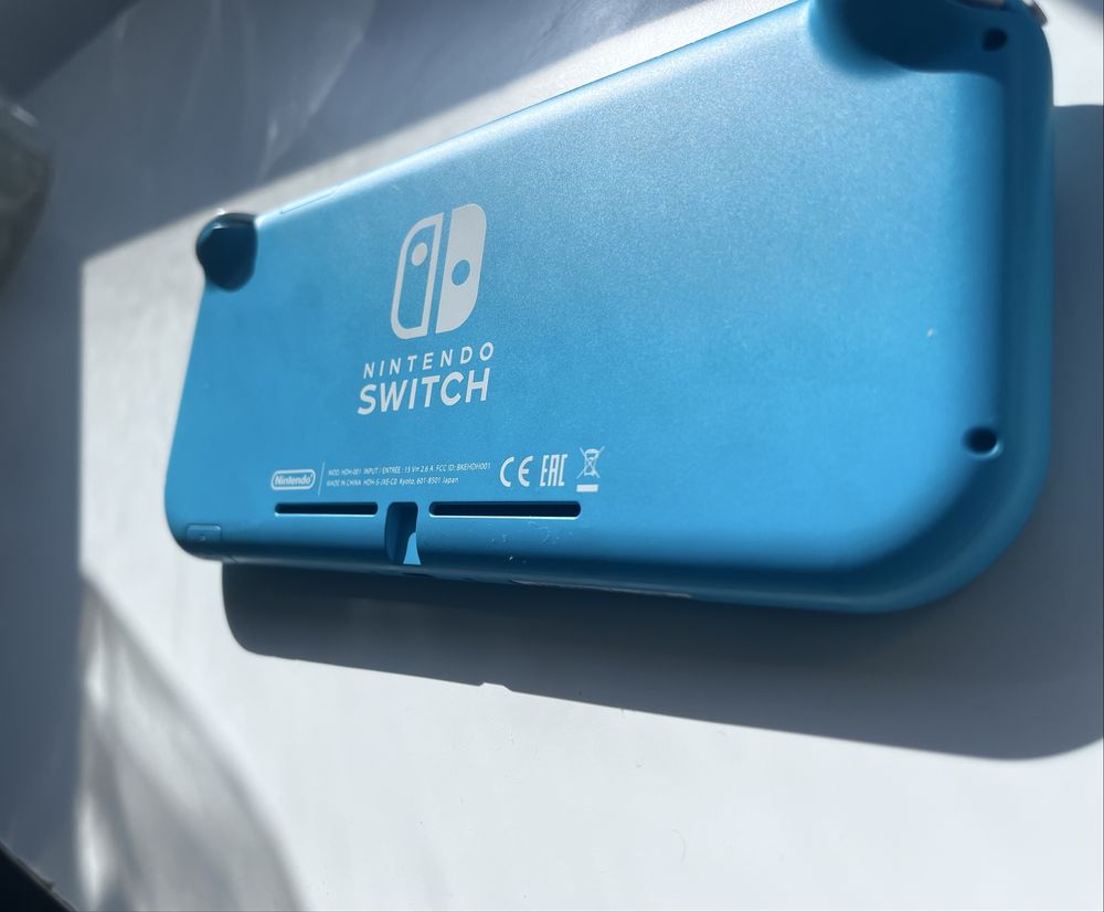 Nintendo Switch Lite Turquesa + 18 jogos digitais