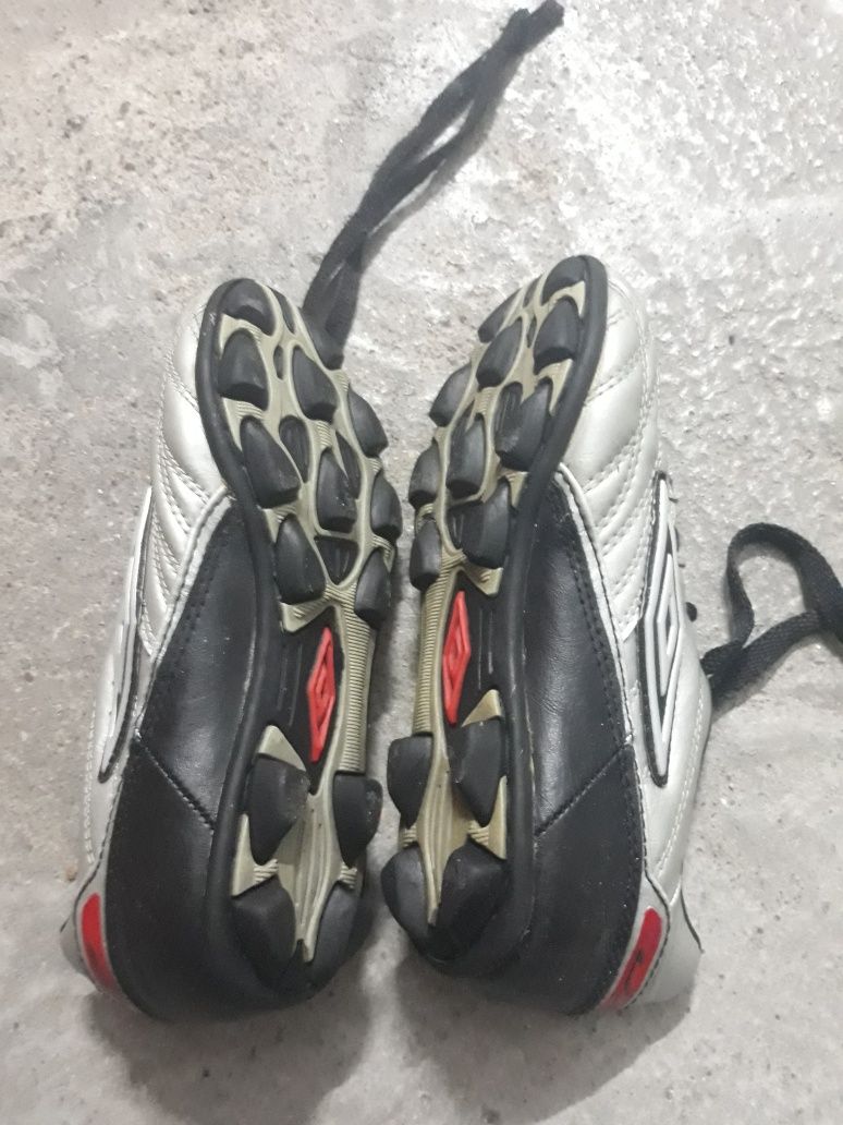 Chuteiras da Umbro