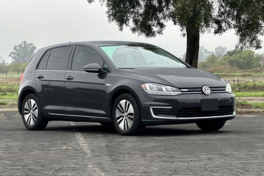 Volkswagen e-Golf SE      2019