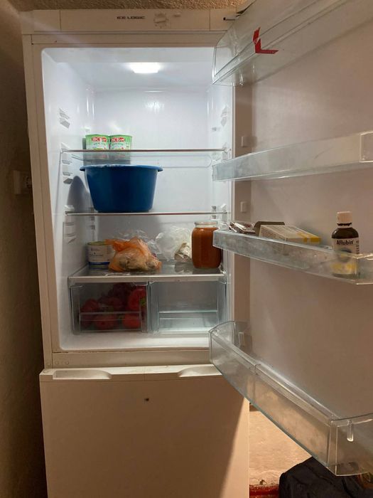 Продам холодильник Snaige