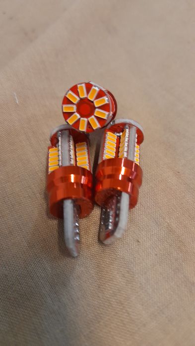 Lâmpadas leds T10 para piscas de cor amarela.