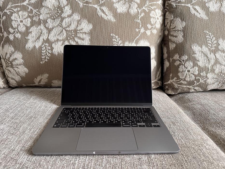 MacBook air m2 8/512