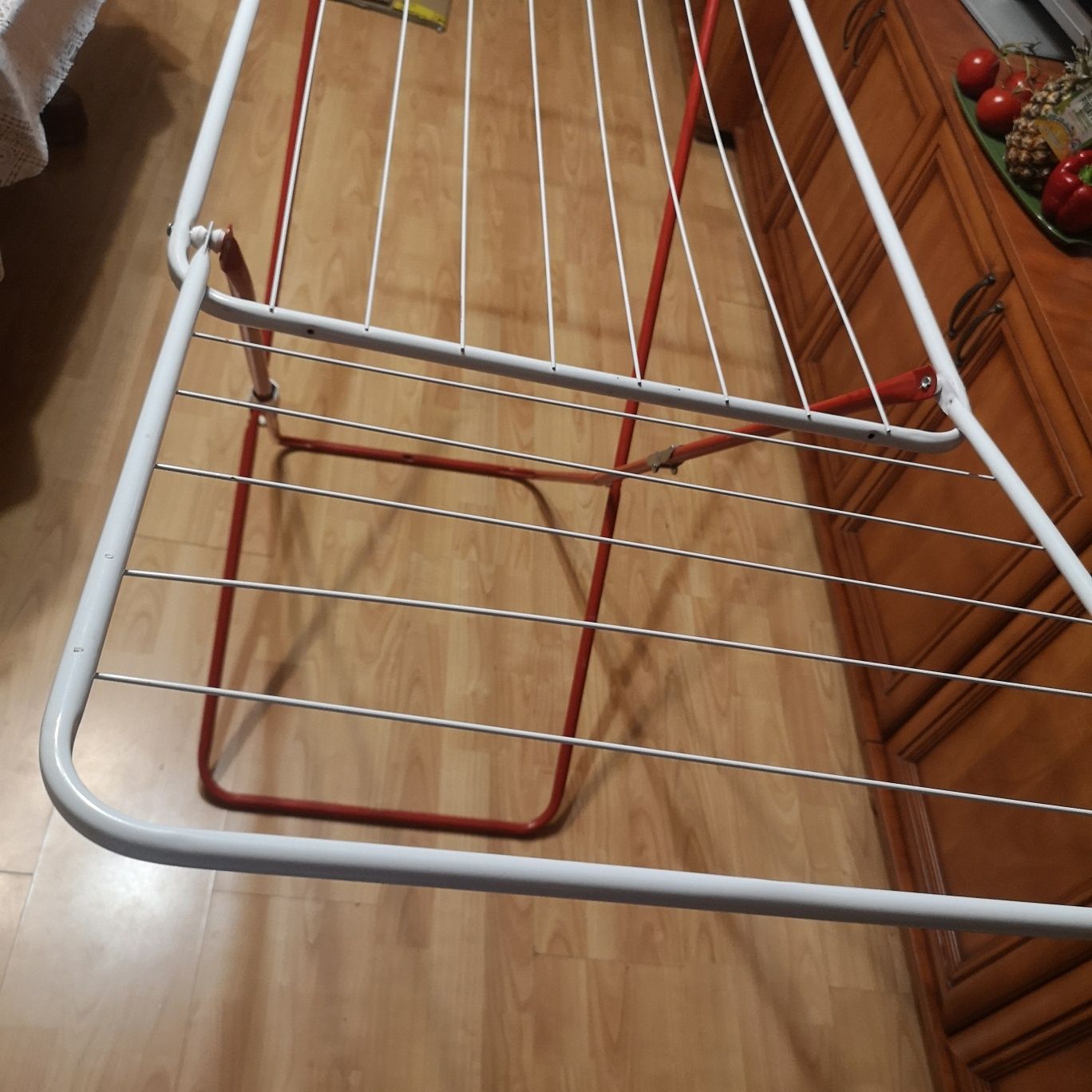 Suszarka na bieliznę biało czerwona