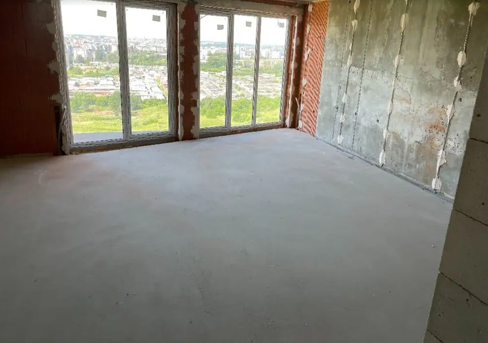1-к. квартира з панорамними вікнами та паркінгом за вул. Тарнавського