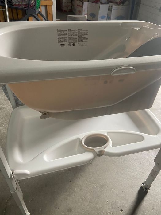 Trocador de fralda com banheira