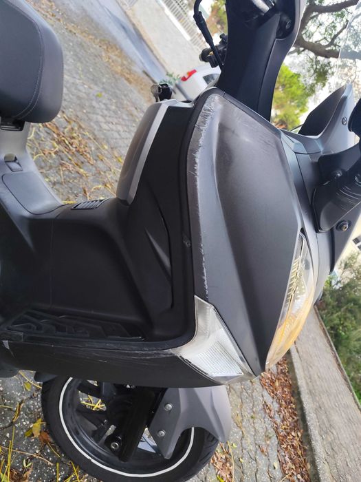 Vendo ou troco por carro SYM GTS 125 i