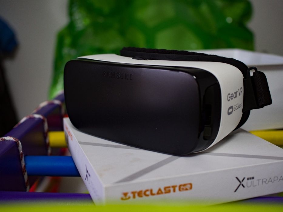 Окуляри віртуальної реальності SAMSUNG SM-R322NZWASEK Gear VR