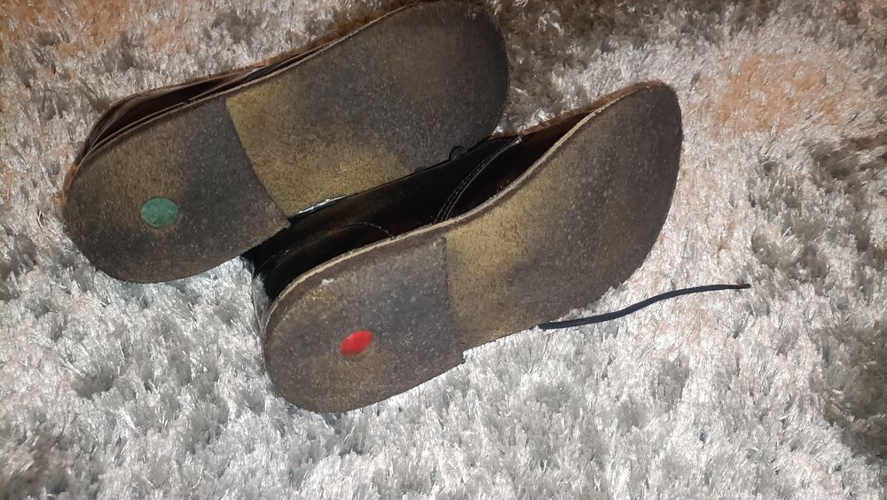 Botas de verniz preto da kickers