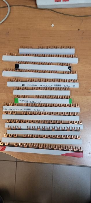 Szyna łączeniowa grzebieniowa PS/G 3-fazowa 9-12 modułowa 12mm2