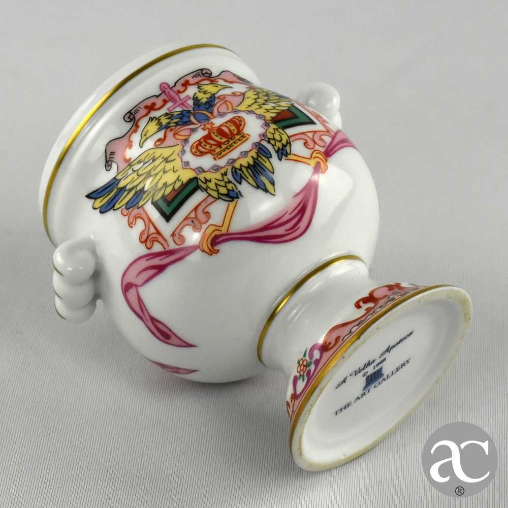 Taça Armoriada em porcelana “A Velha Apoteca”
