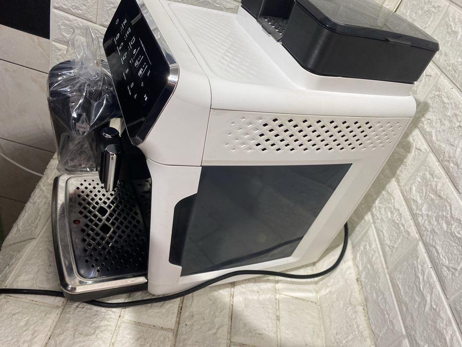 Кавомашина Philips latte go EP 3243