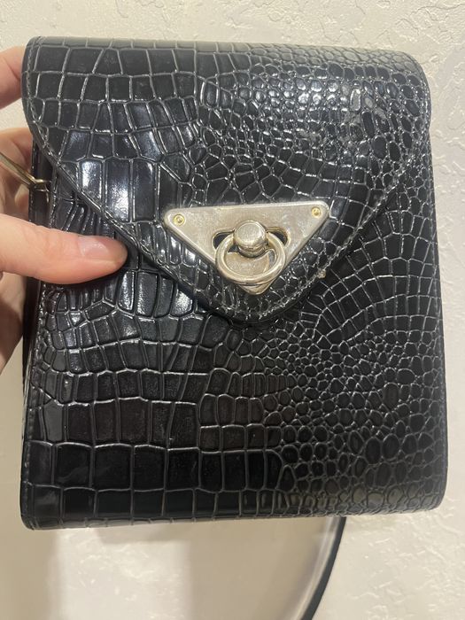 Сумочка женская на длинном ремешке