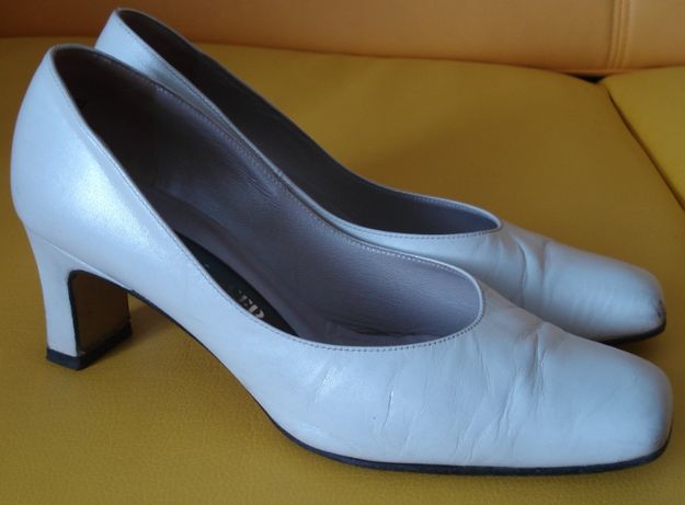 Туфлі білі для нареченої 37 розміру дуже зручні зі шкіри шевро