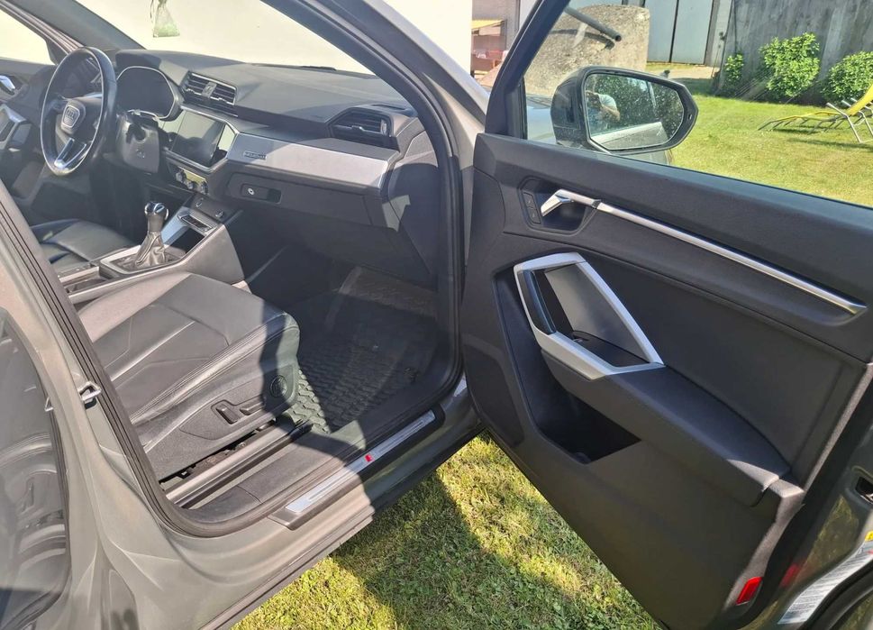 Audi Q3 Premium Plus 2021 року