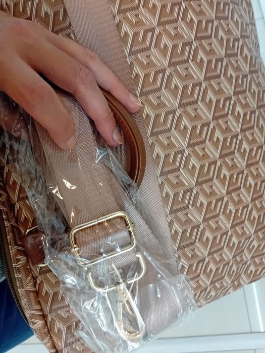 Torba Guess GUCB15HGCFSEW 16" cali na tablet laptop dokumenty