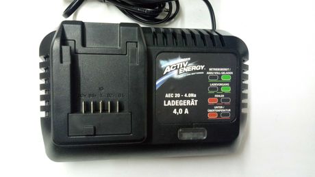 Зарядное устройство Ladegerat 4,0 A  для аккумуляторов шуруповертов