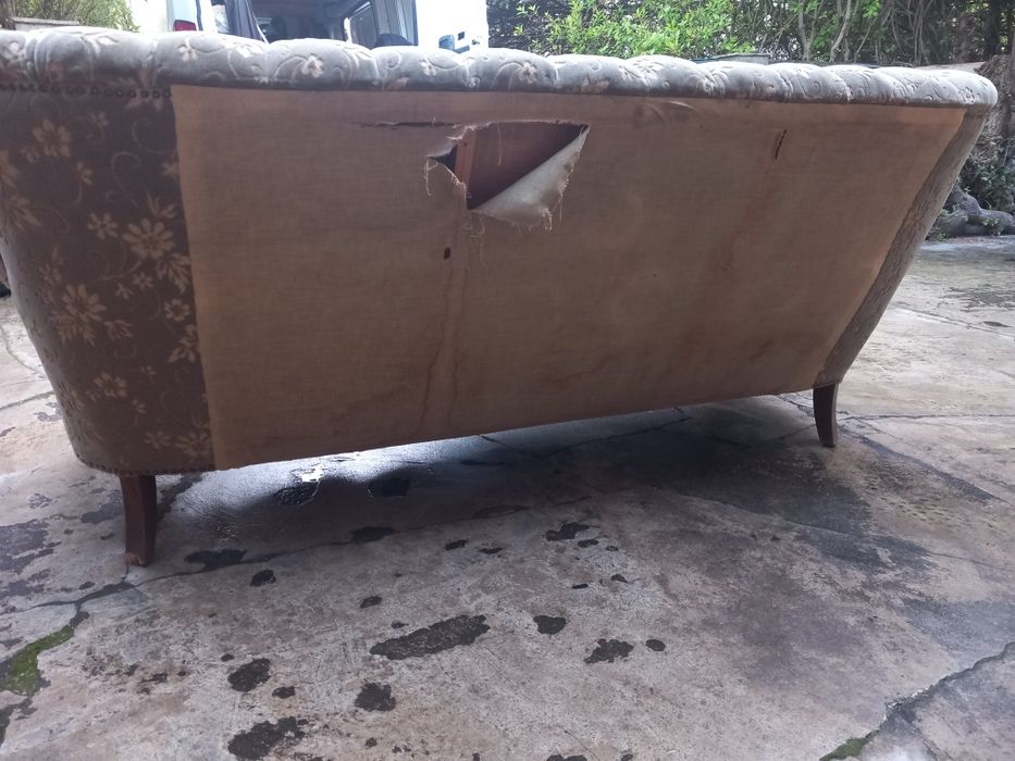 Sofa  tapicerowana typu Ludwik