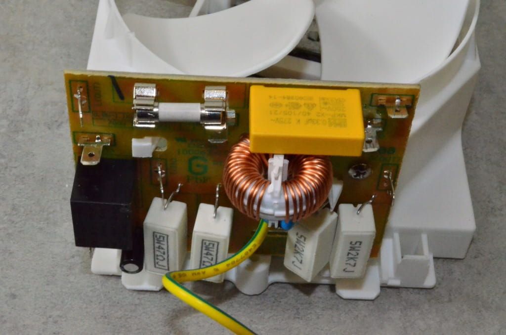 Moduł płyta główna + wentylator do mikrofalówki Toshiba MW2-MM20PF