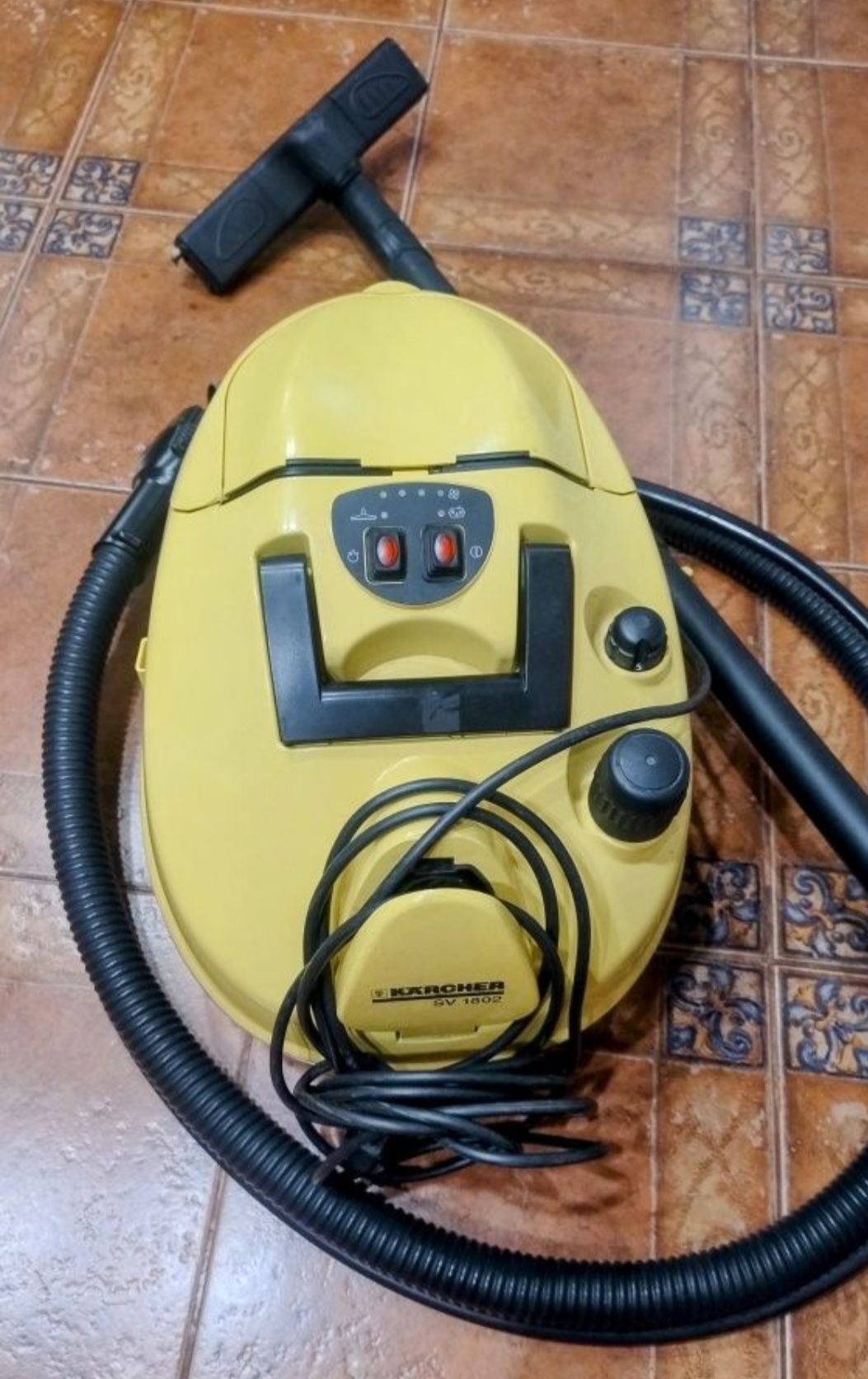 Паропылесос Karcher 1802,хорошее рабочее состояние.