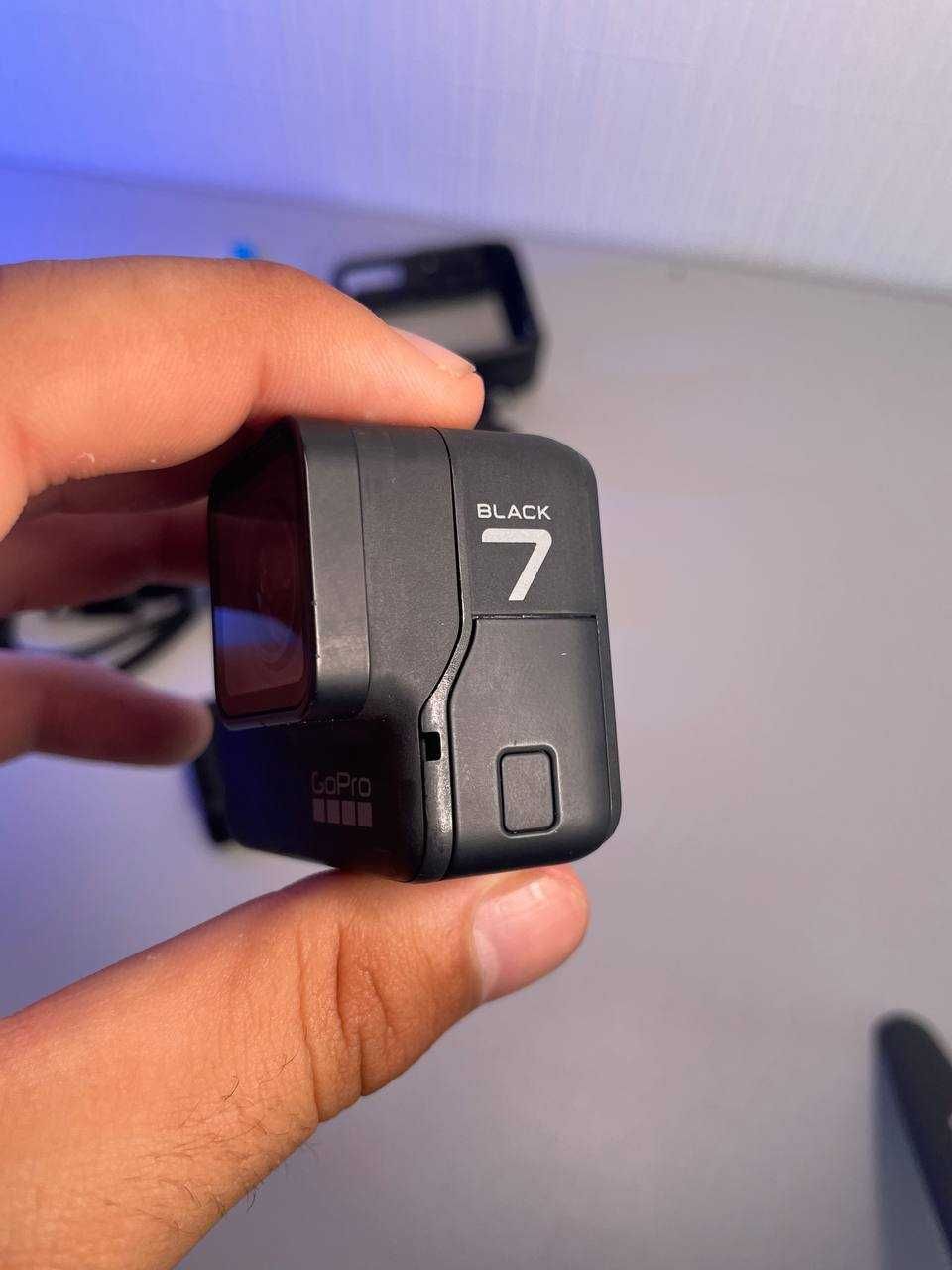 Екшн камера GoPro Hero 7 Black з хорошим комплектом