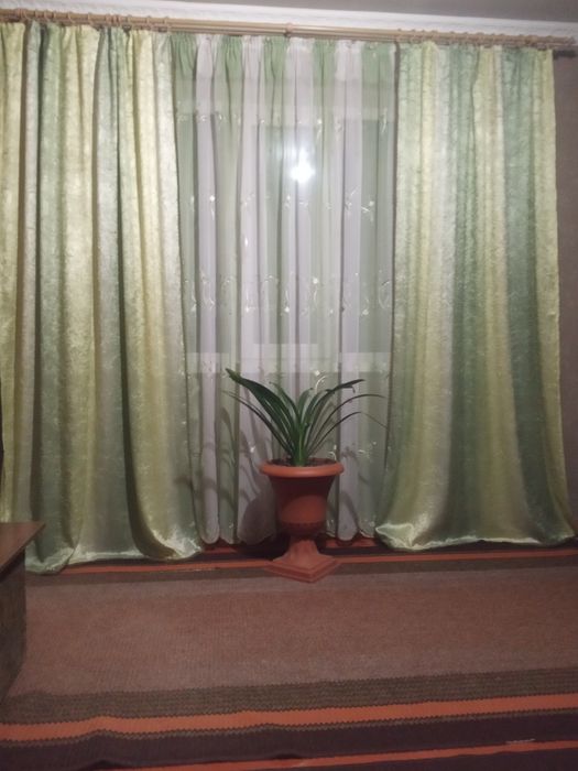 Тюль, штори,є лабрикен до штор у комплекті