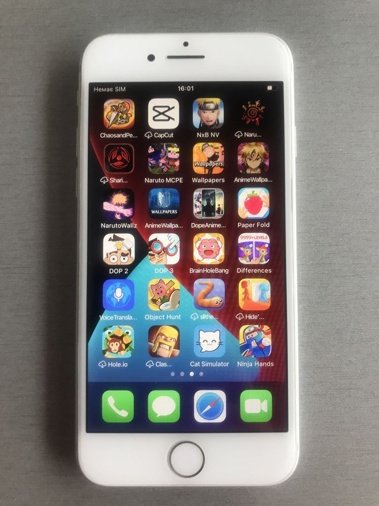 Iphone 8/64GB з Netflix та багатьма купленими Іграми