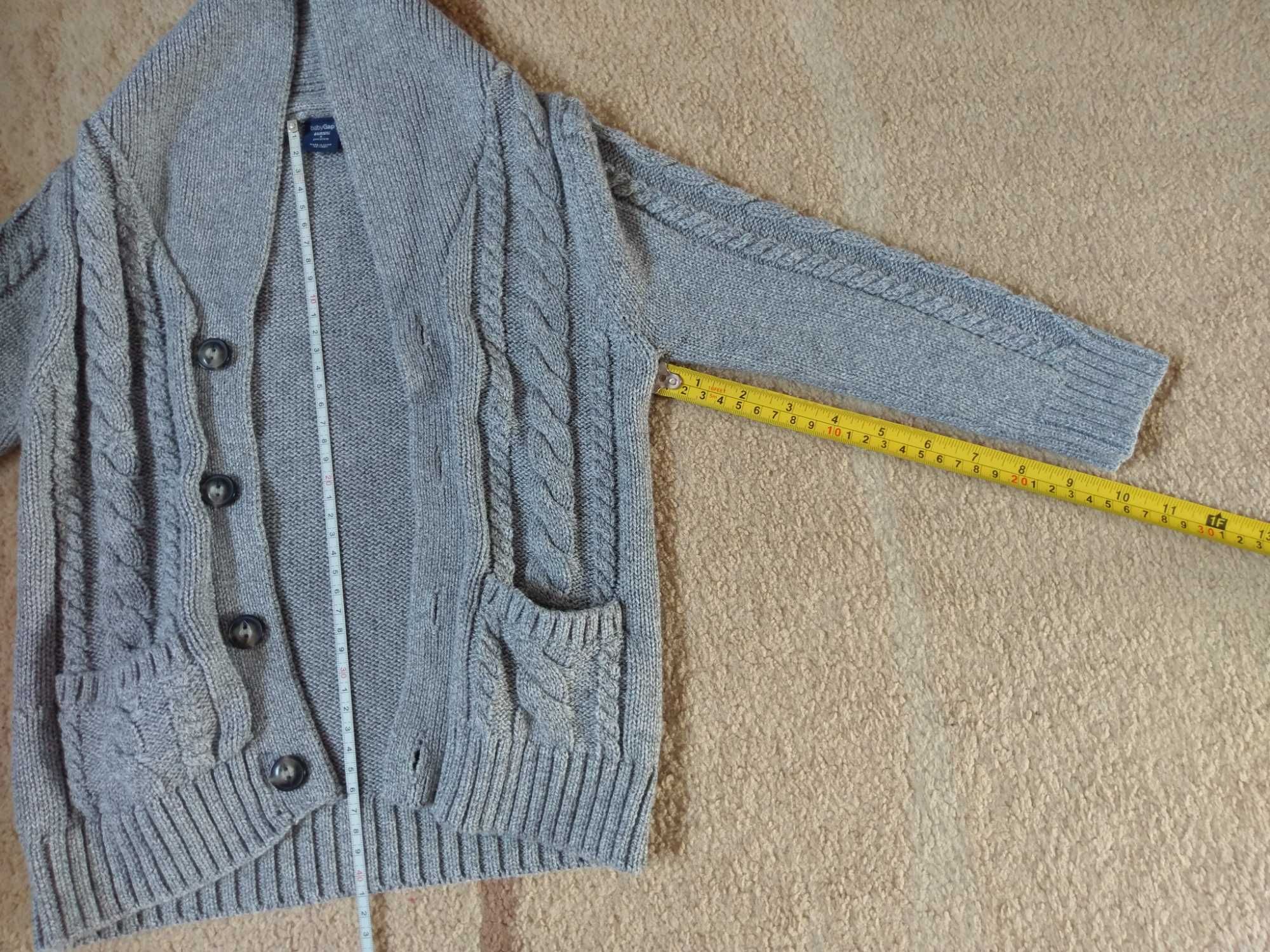 Swetry i bluzki chłopięce 6 szt. na 4-5 lat