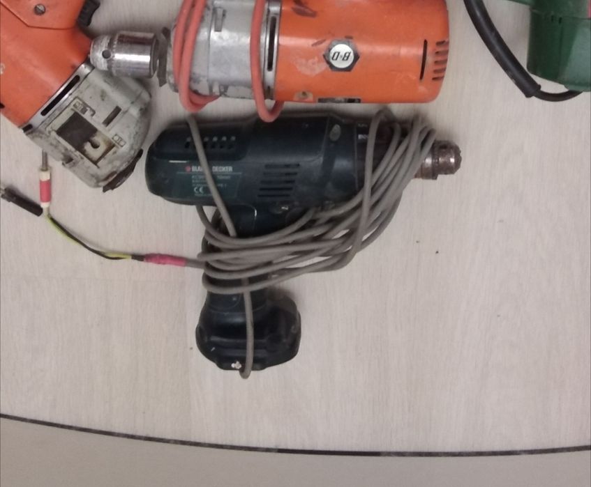 Шуруповерт Black & Decker