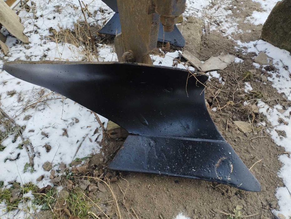 Плуг трохкорпусний 3-30 та культиватор до трактора МТЗ чи ЮМЗ