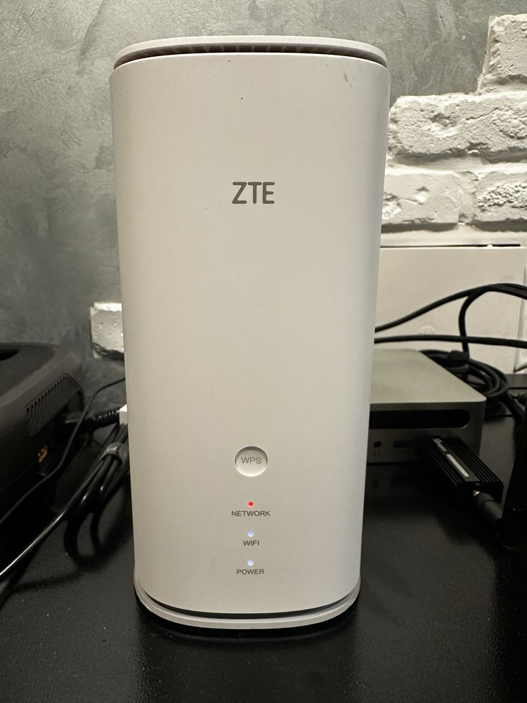 Роутер ZTE MC8020 Wi-Fi 6 з підтримкою (5G/4G LTE) краще ніж MC888 Pro