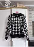 Stylowy sweter H&M, rozmiar M – ponadczasowy wzór pepitki

Cena 50 zł