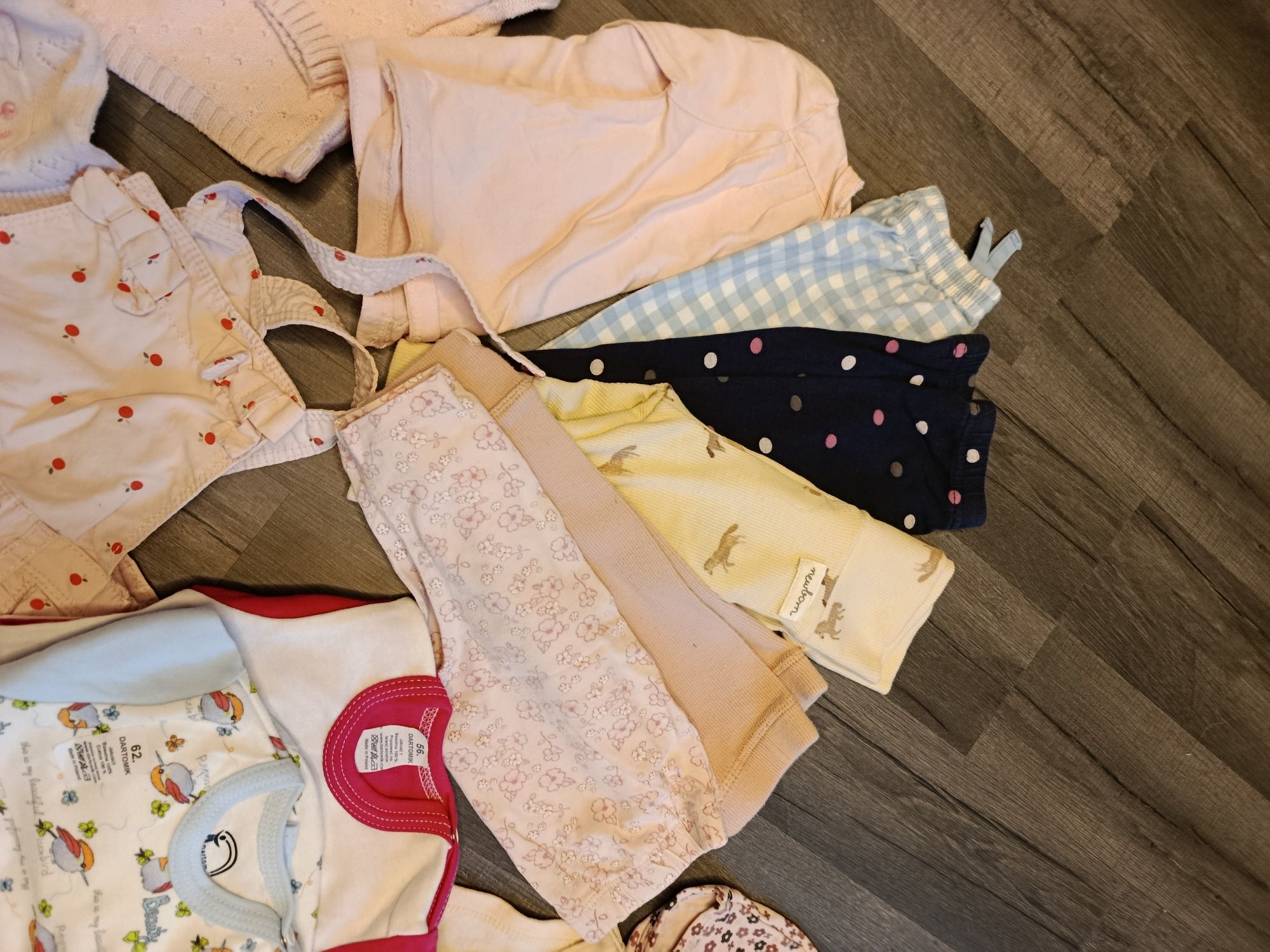 Paka ubranka dla dziewczynki body spodnie legginsy sweter
