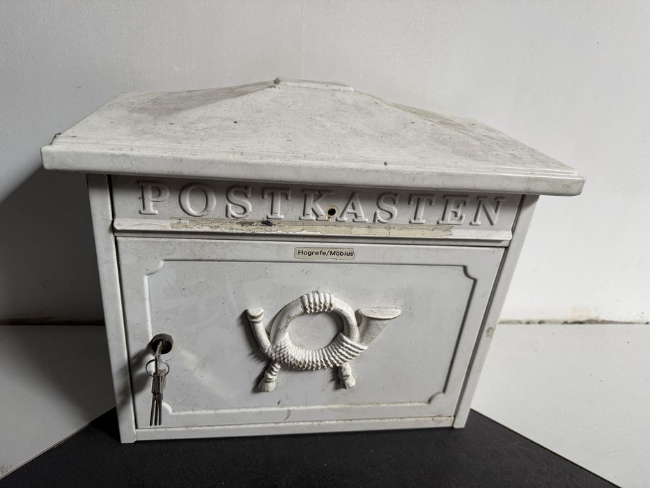 Skrzynka na listy biała Postkasten