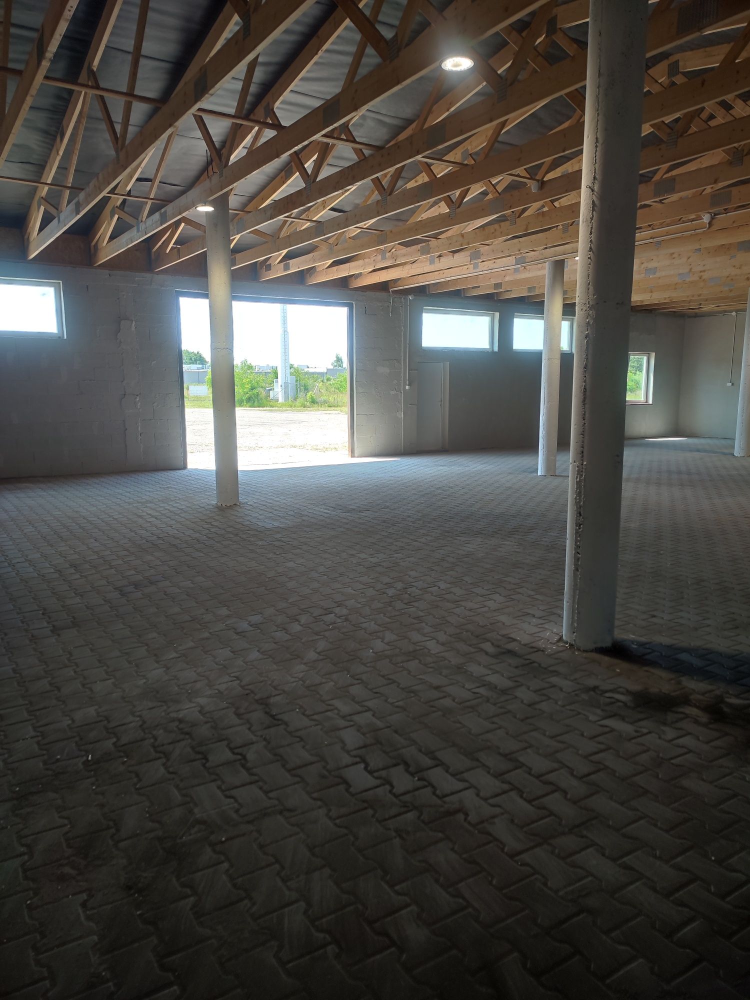 Wynajmę halę magazynową 300m2