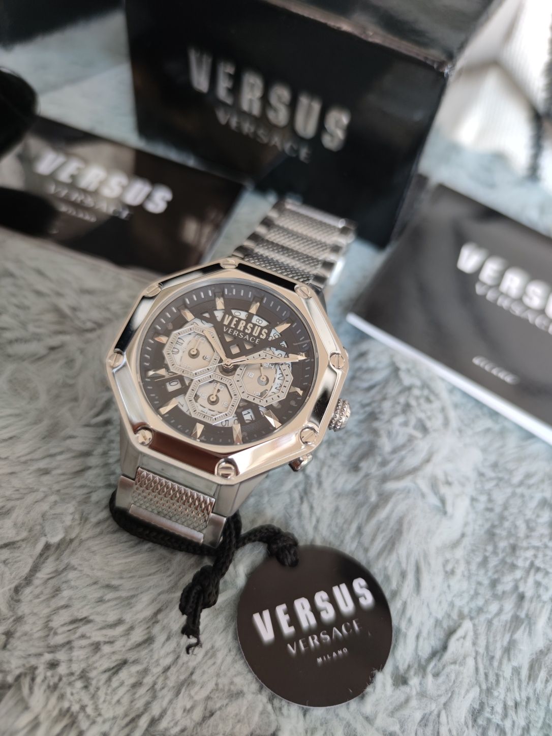 Zegarek męski Versus Versace VSP391420

Nowy Srebrny