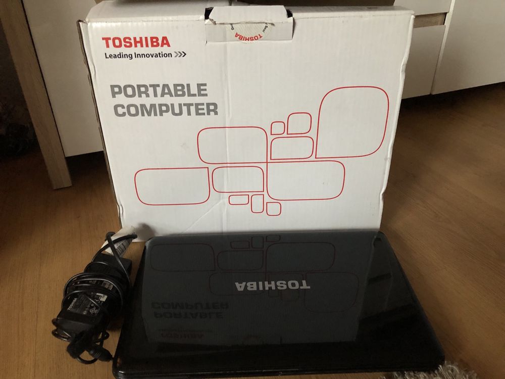 Laptop Toshiba i3 windows 8