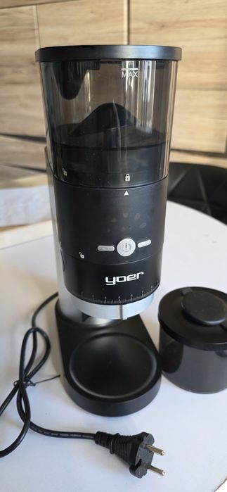 Młynek do kawy żarnowy elektryczny Yoer
