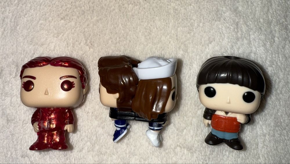 Фігурки з дуже дивних діл. Осд