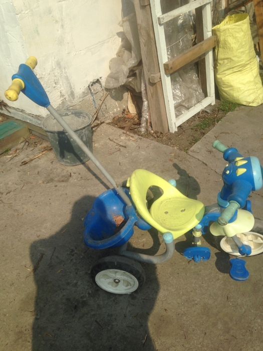 Продам трехколёсный велосипед
