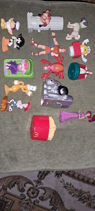 Іграшки Happy meal з  McDonald's  1990- х