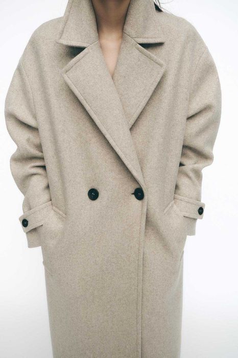 Пальто від бренду zara
