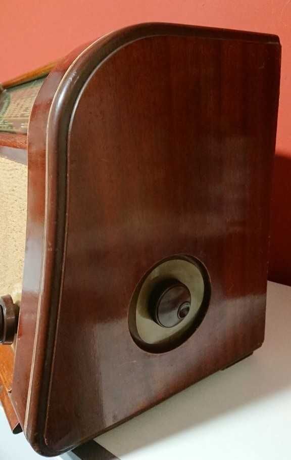 Rádio vintage (Luxor), a válvulas