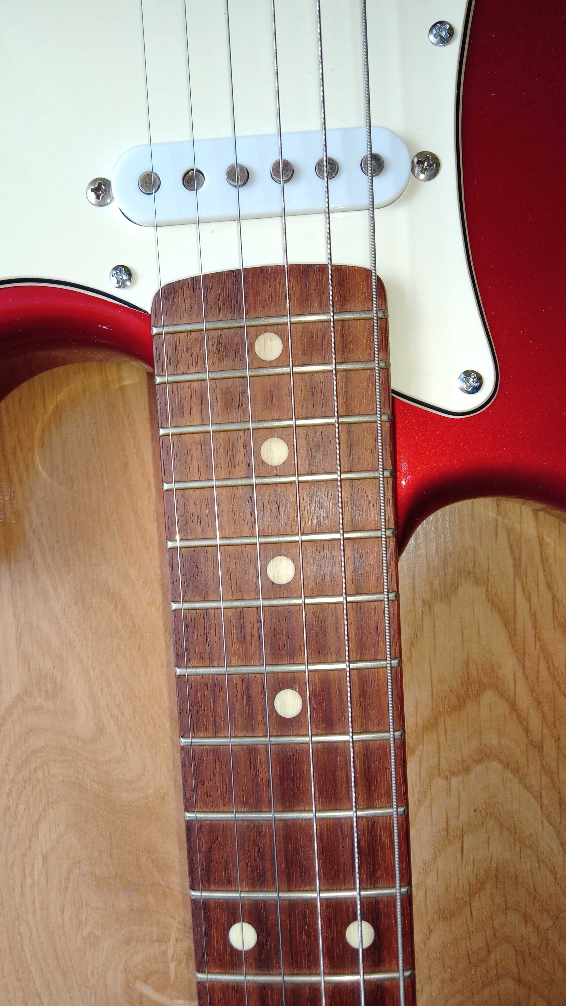 Fender Stratocaster ST-STD 2001 candy apple.