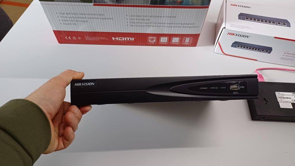 Rejestrator do kamer Hikvision