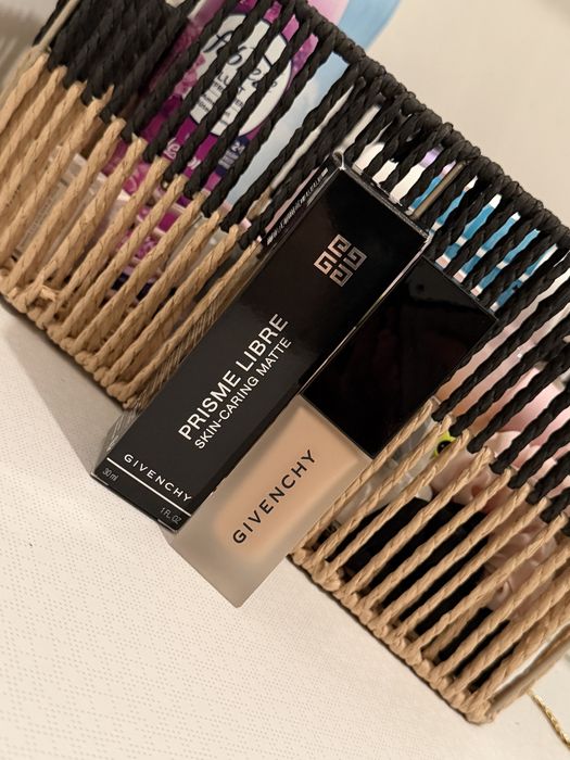 Podklad Givenchy Prisme Libre Matte