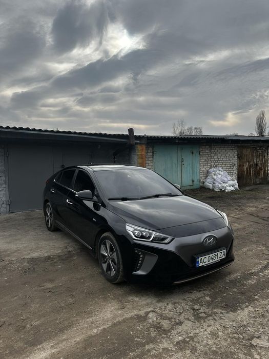 Hyundai ioniq electric 28kwt 2017г.в.